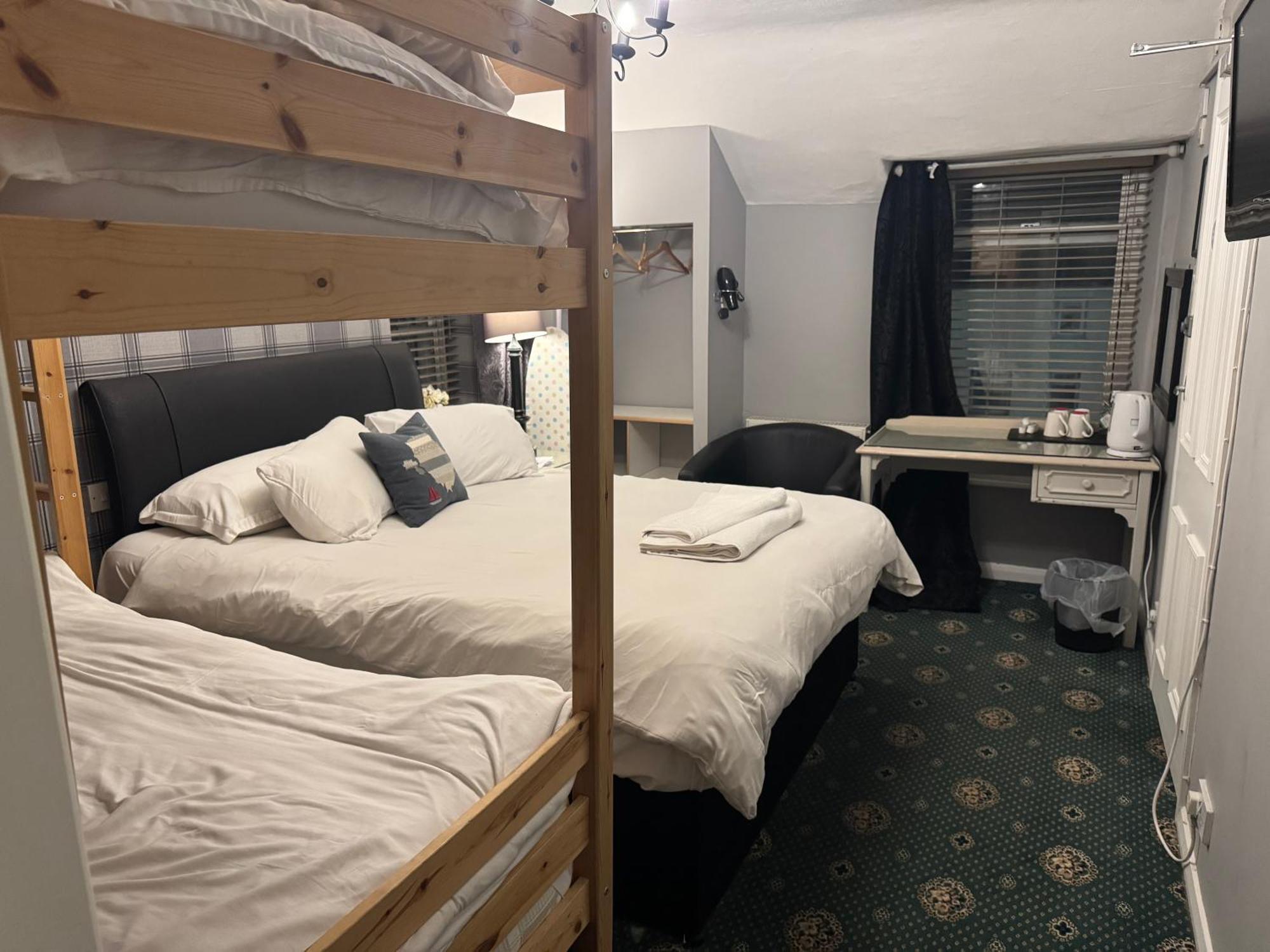 Holland Hotel Llanfachraeth Экстерьер фото